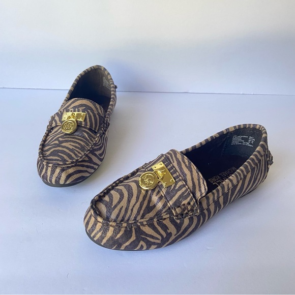 Michael Kors Zoey Zebra Print Loafers Kids Size 2 - Picture 1 of 14